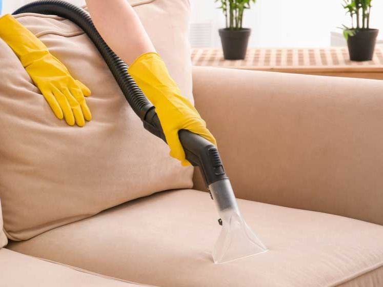 Diep Reinigen Stoffen Bank aan Huis in Breda en Omgeving (50 km)